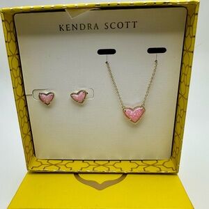 NEW✨ Kendra Scott Ari Heart Set Light Pink Kyocera Opal Gold Necklace & Earrings